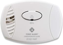 First Alert CO605 Plug-In Carbon Monoxide Detector with Battery Backup , White